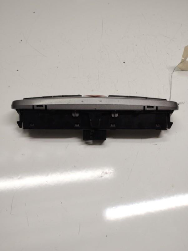 Bouton de warning PEUGEOT 308 1 PHASE 1 Diesel - 1