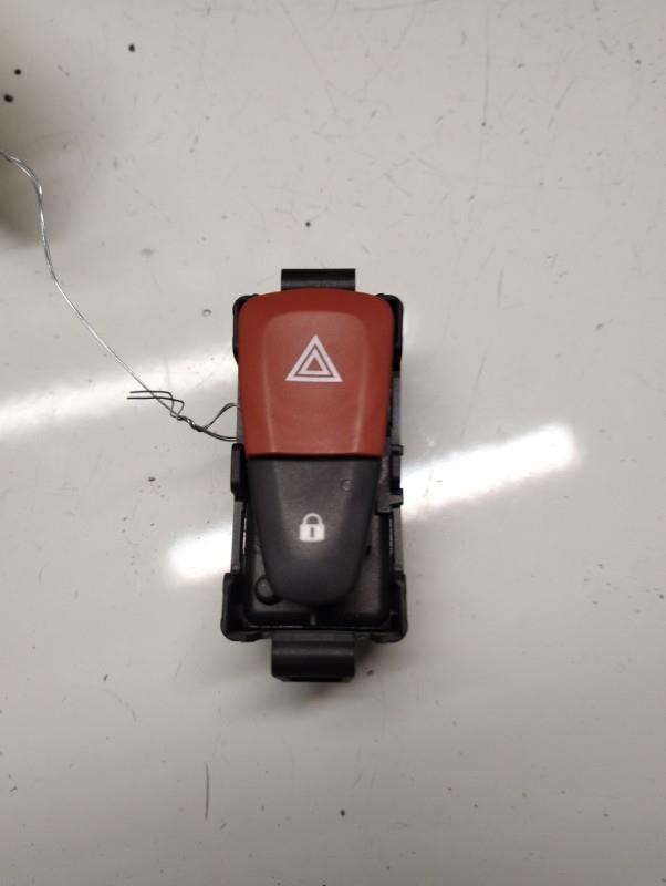 Bouton de warning RENAULT MEGANE 3 PHASE 1 Diesel - 1