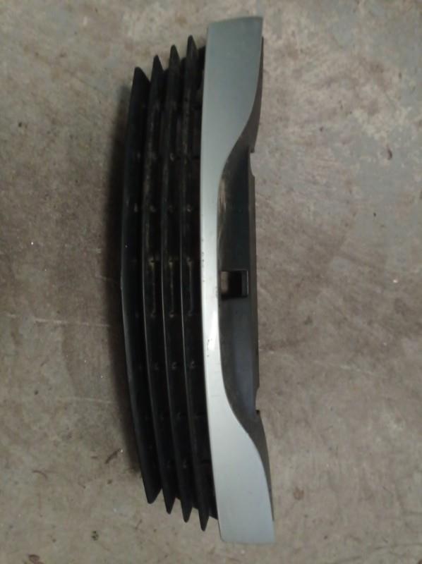 Calandre RENAULT LAGUNA 2 PHASE 1 BREAK Diesel - 1