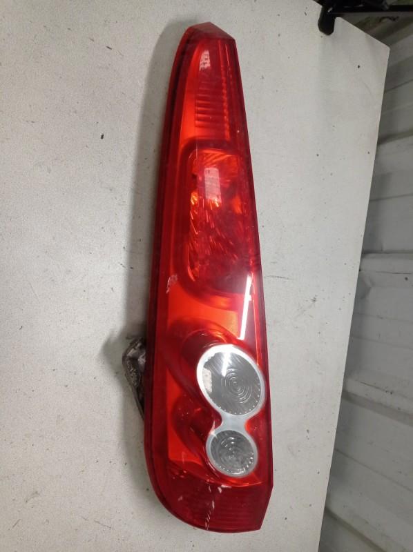 Fanale posteriore principale destro (luci) FORD FIESTA 5 PHASE 2 Gasolina - 1