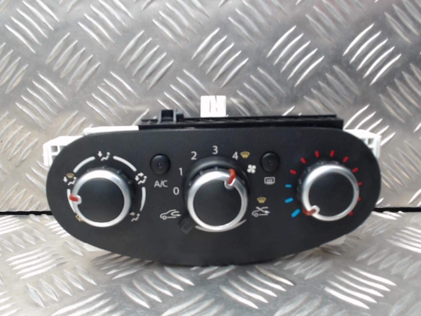 Commande chauffage RENAULT TWINGO 3 PHASE 1 Essence - 1