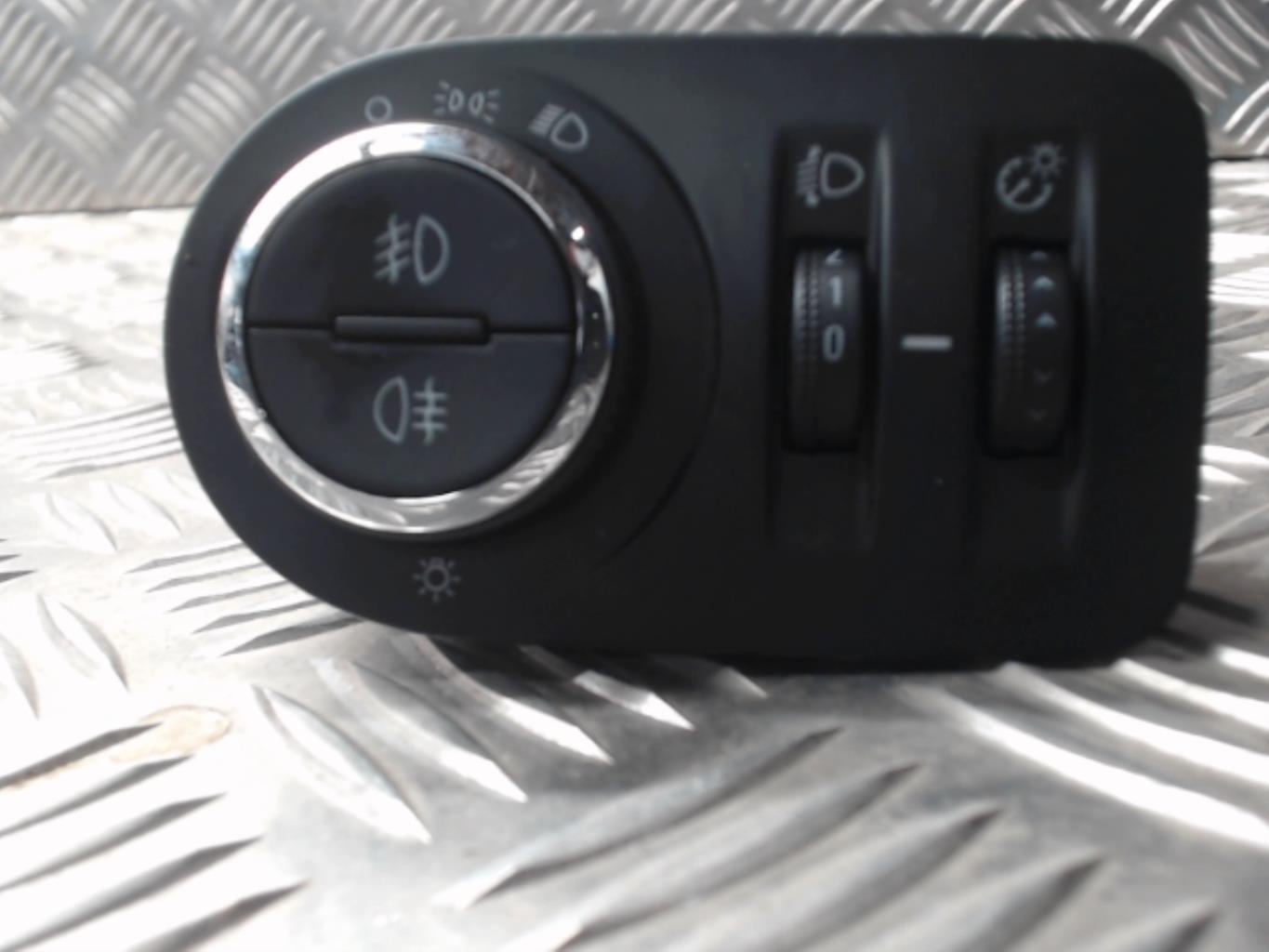 Commande de phare OPEL CORSA D PHASE 2 Diesel - 1