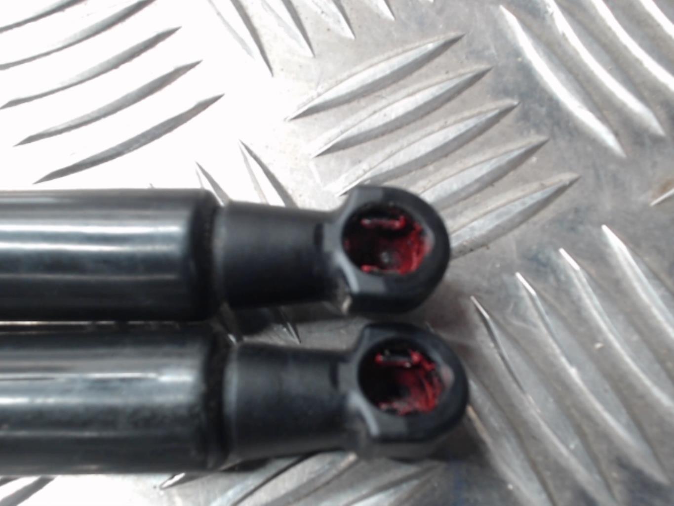Verin de coffre CITROEN C3 3 PHASE 1 Essence - 1