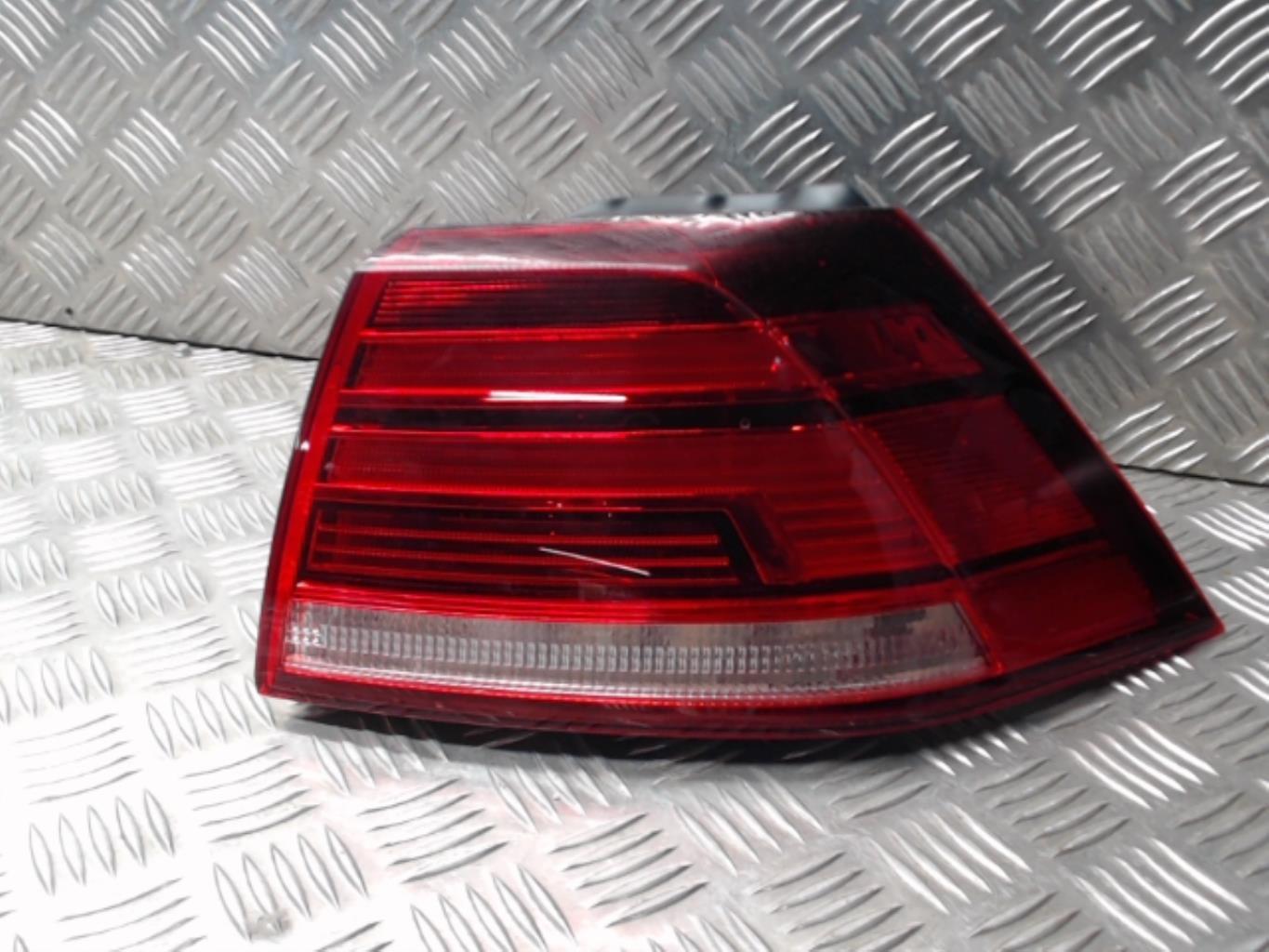 Fanale posteriore principale destro (luci) VOLKSWAGEN GOLF 7 PHASE 2 Diésel - 1