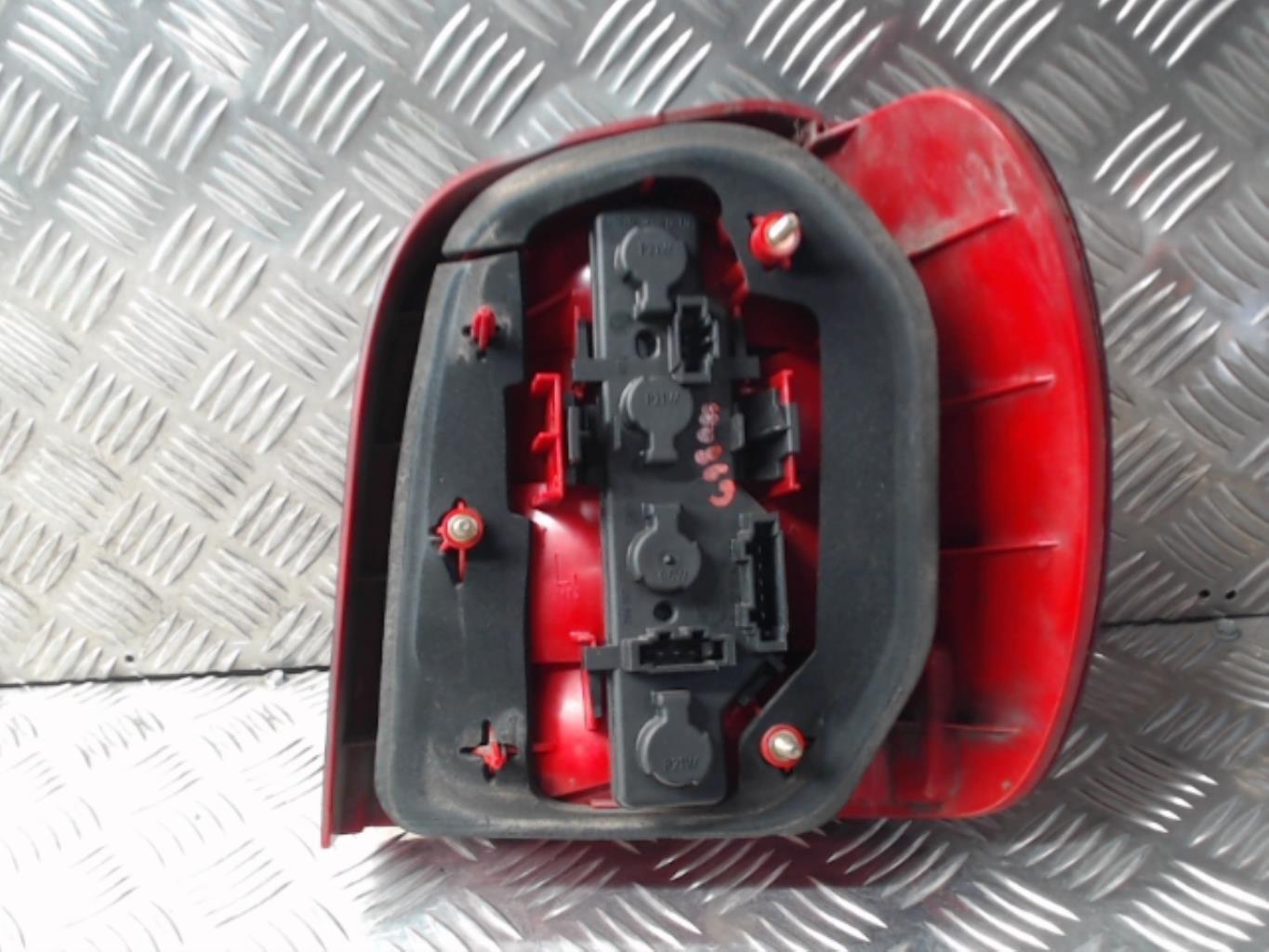 Fanale posteriore principale sinistro (luci) VOLKSWAGEN POLO 3 PHASE 2 Diésel - 1
