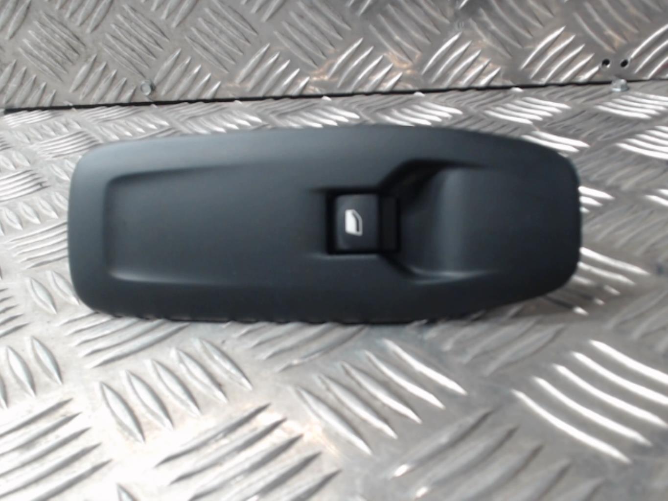 Interruttore lavacristalli anteriore destro PEUGEOT 2008 1 PHASE 1 Diésel - 1