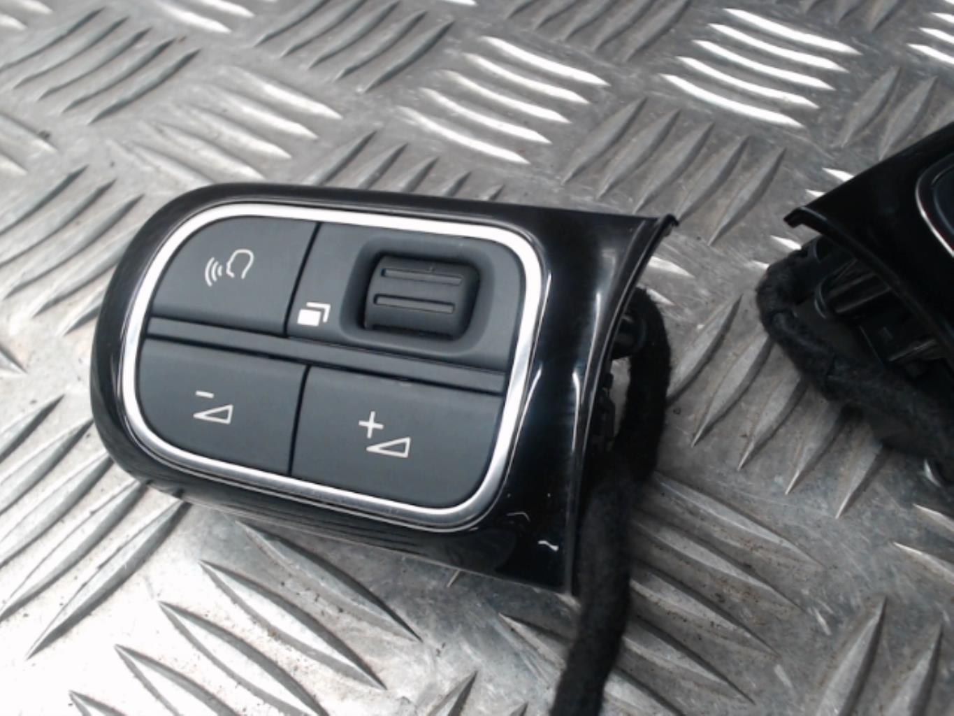 Commande autoradio CITROEN C3 AIRCROSS PHASE 1 Essence - 1