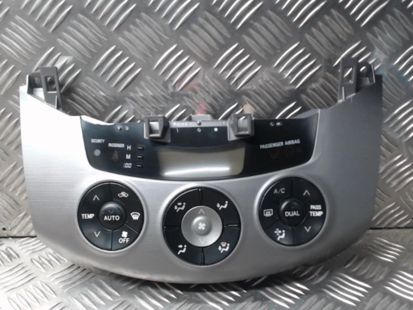 Commande chauffage TOYOTA RAV4 3 PHASE 1 Diesel - 1