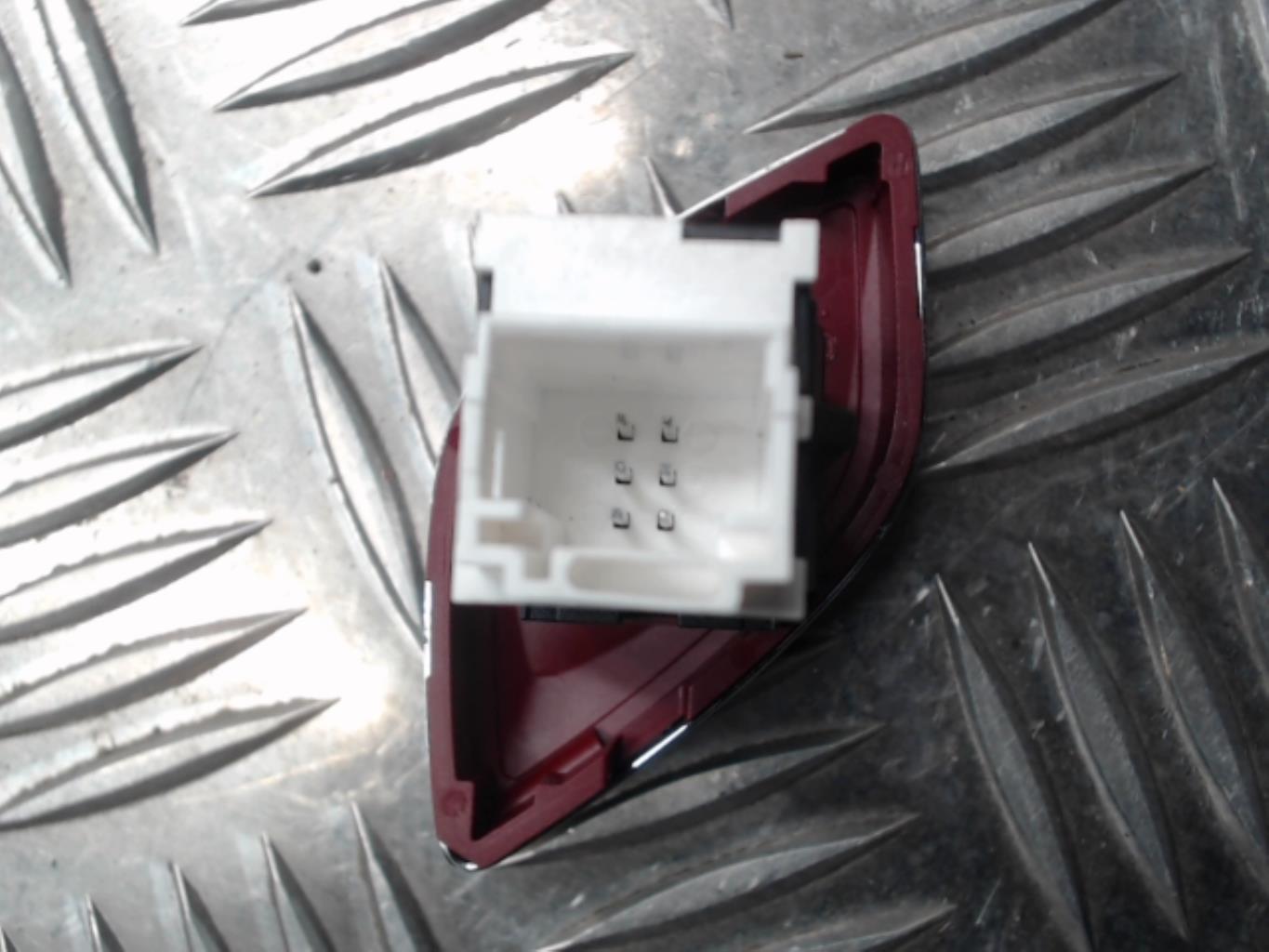 Bouton de warning CITROEN C3 2 PHASE 1 Diesel - 1