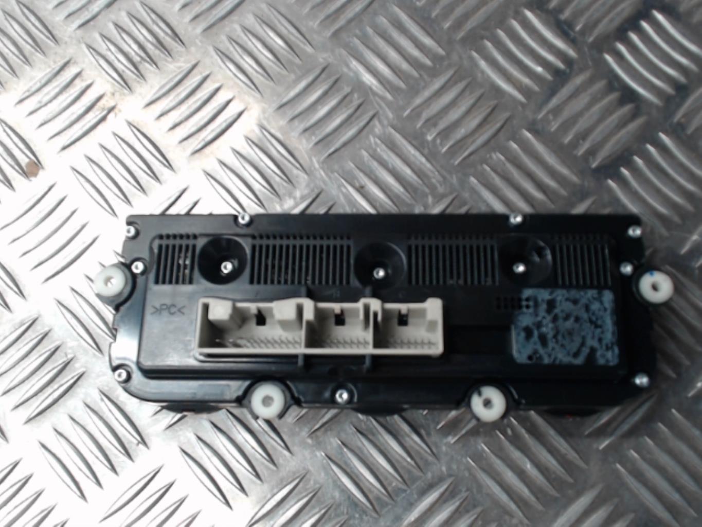 Commande chauffage VOLKSWAGEN PASSAT 5 BREAK Diesel - 1