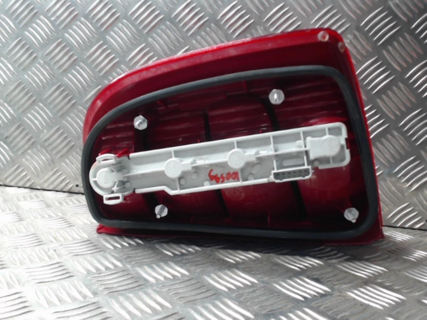 Fanale posteriore principale sinistro (luci) SKODA FABIA 1 PHASE 1 Diésel - 1