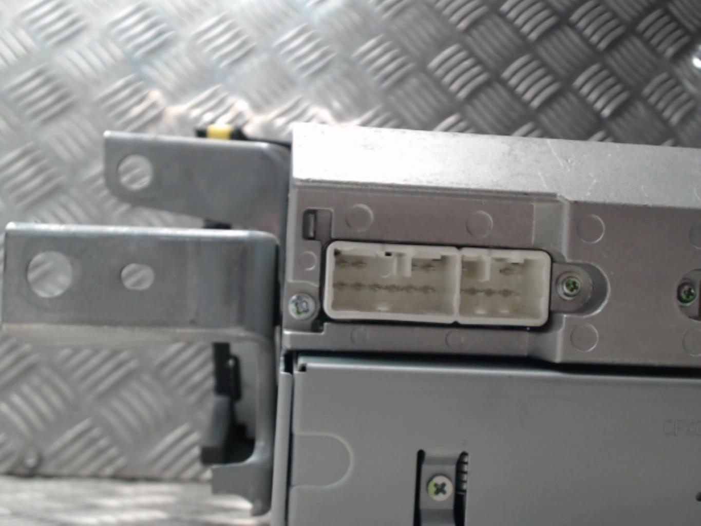 Autoradio originale TOYOTA RAV4 3 PHASE 1 Diésel - 1