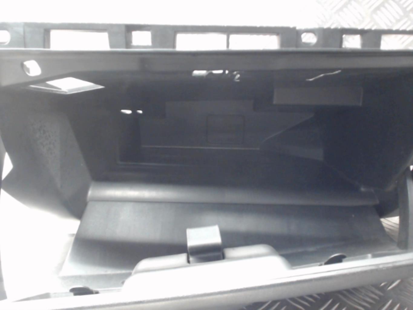Boite a gants RENAULT CLIO 3 PHASE 2 Diesel - 1