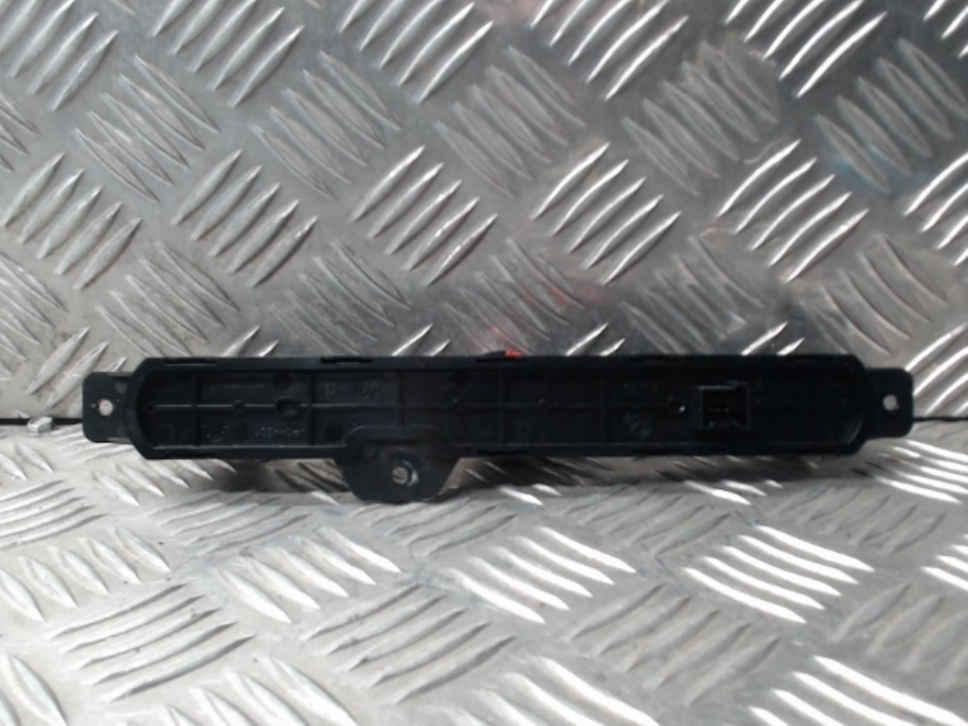 Bouton de warning FIAT 500 2 PHASE 1 Essence - 1