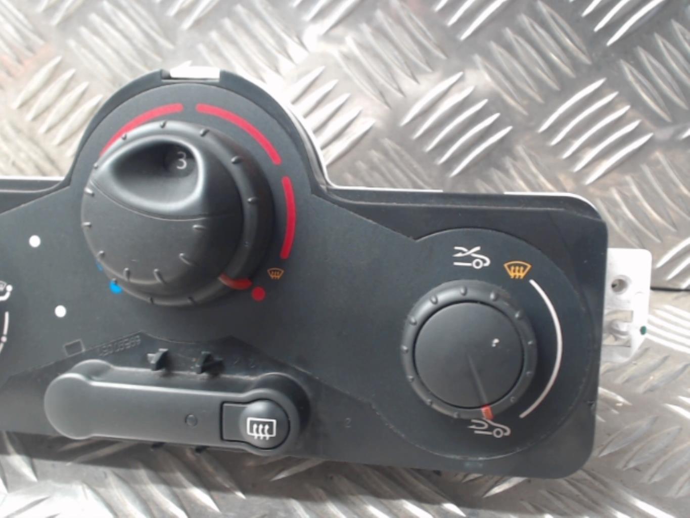 Commande chauffage RENAULT CLIO 3 PHASE 2 Diesel - 1