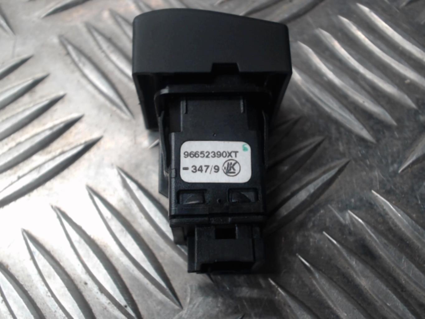 Commande de fermeture centralisee PEUGEOT 3008 1 PHASE 1 Diesel - 1