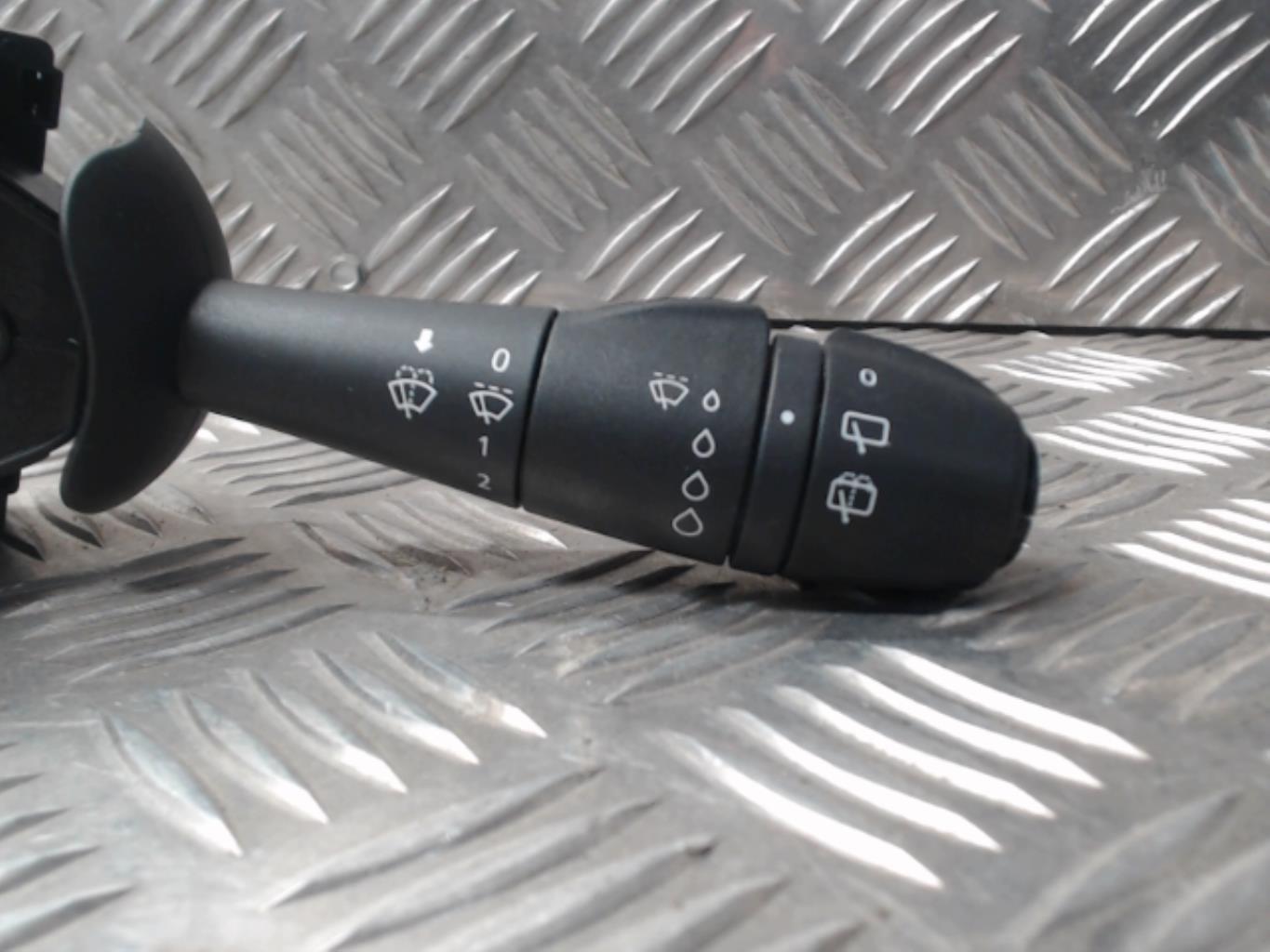 Commodo d'essuie glaces RENAULT CLIO 4 PHASE 2 Diesel - 1