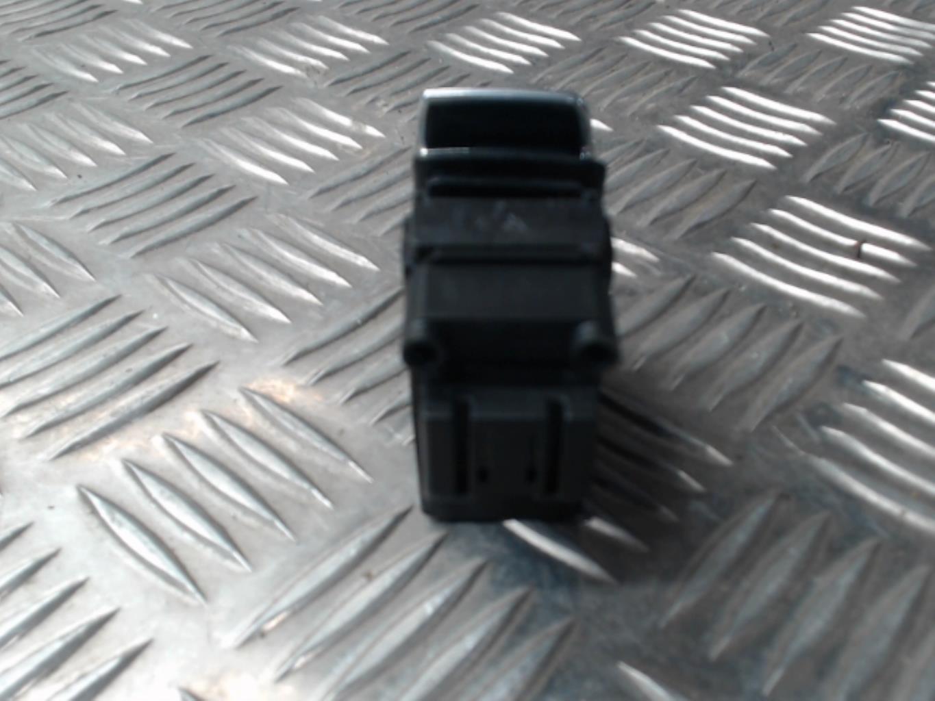 Poignee electrique frein a main AUDI A4 3 AVANT PHASE 1 BREAK Diesel - 1