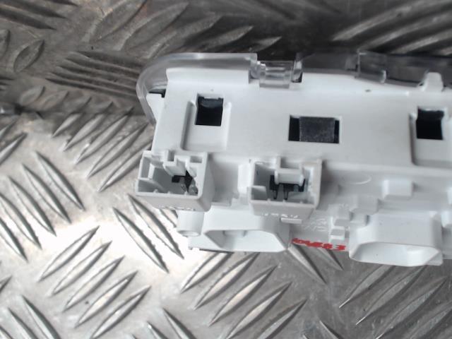 Luce di cortesia PEUGEOT 3008 2 PHASE 2 Gasolina - 1