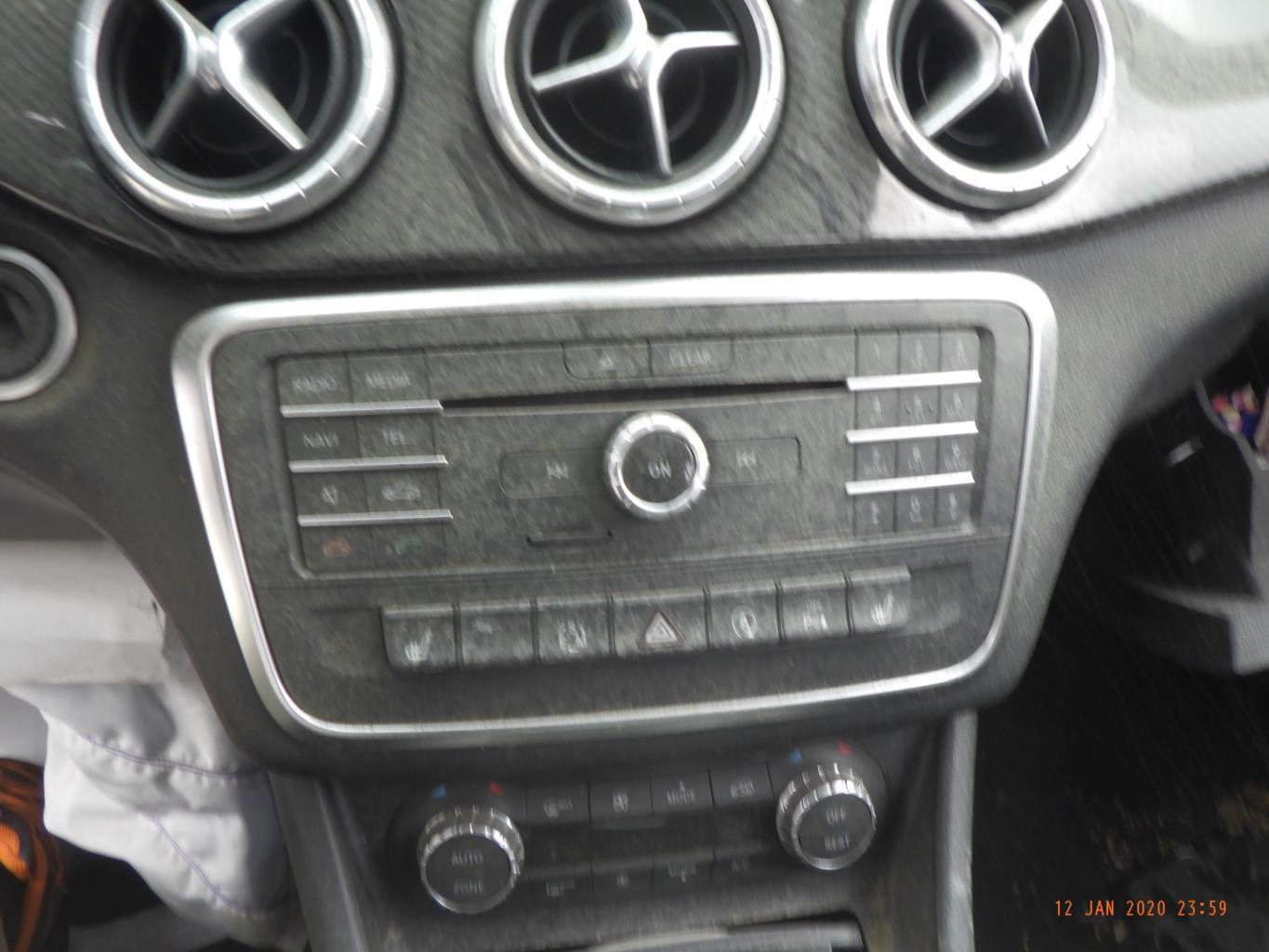 Commande chauffage MERCEDES CLASSE CLA 117 SHOOTING BREAK Essence - 1