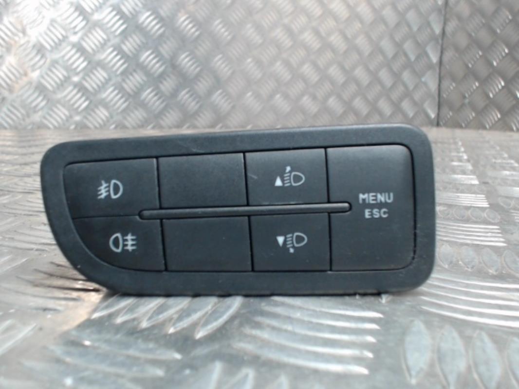 Commande de reglage hauteur de phare PEUGEOT BIPPER Diesel - 1