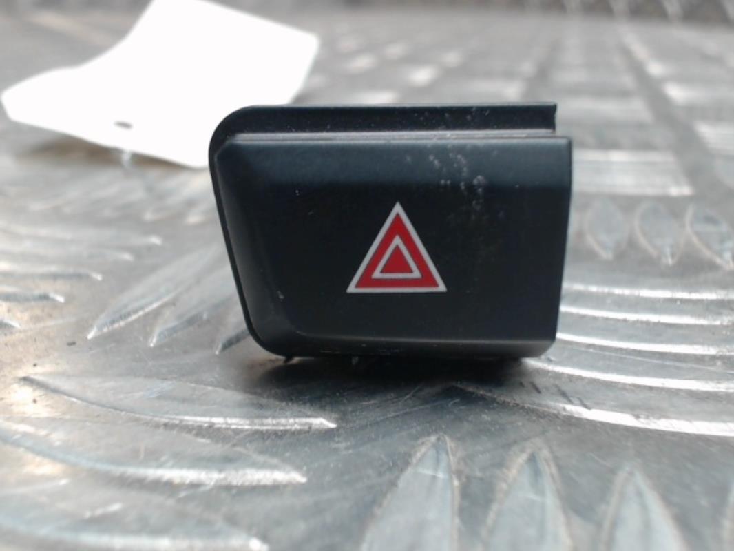 Bouton de warning PEUGEOT 208 1 PHASE 2 Essence - 1
