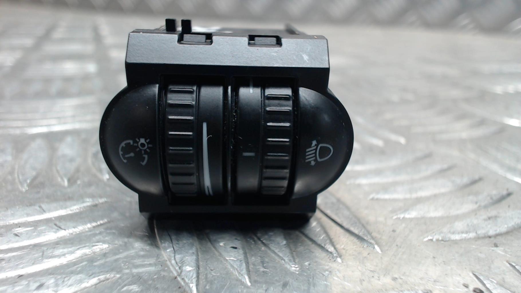 Commande de reglage hauteur de phare VOLKSWAGEN GOLF 6 Diesel - 1