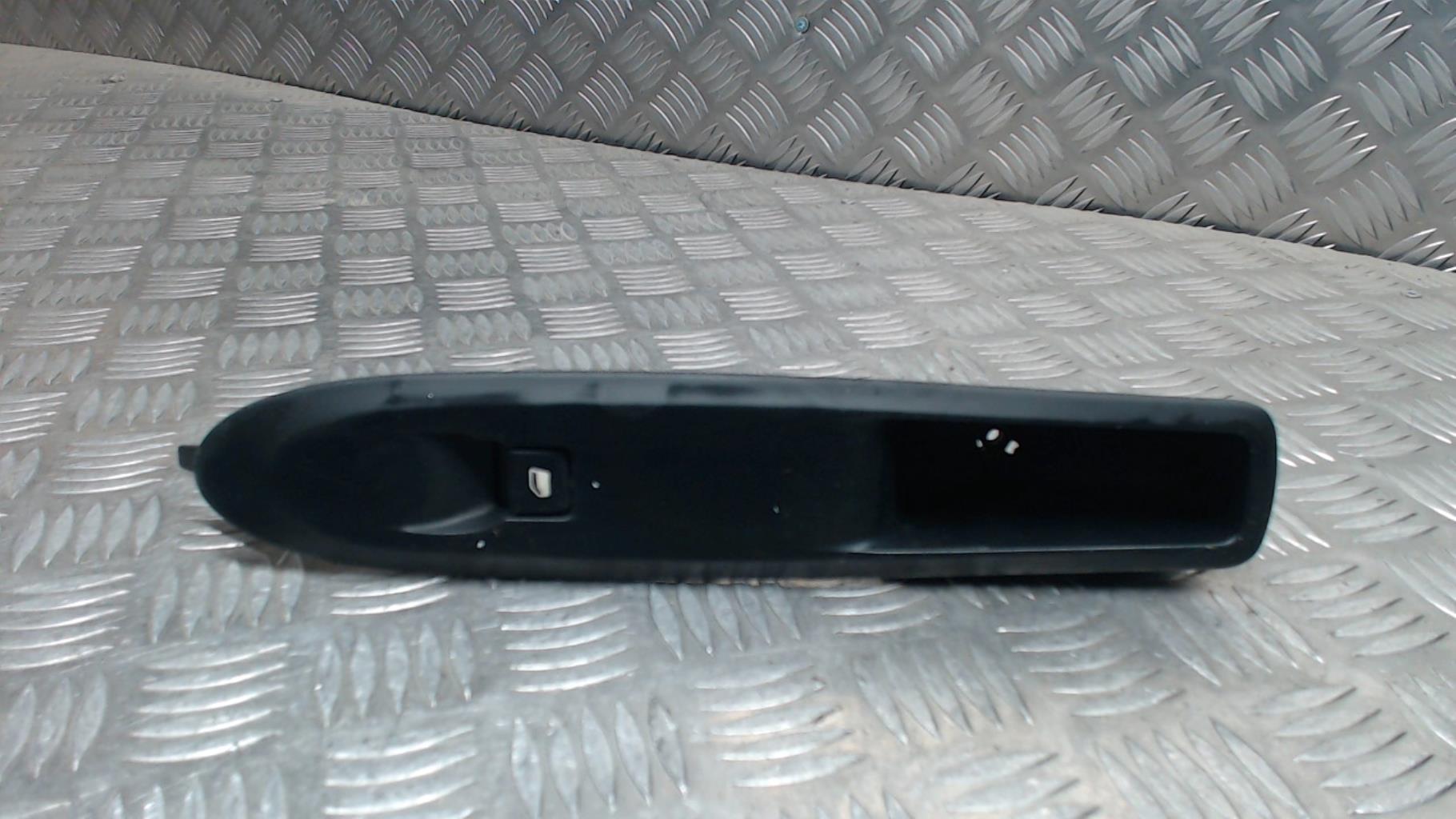 Interruttore lavacristalli anteriore destro CITROEN C4 2 PHASE 1 Diésel - 1