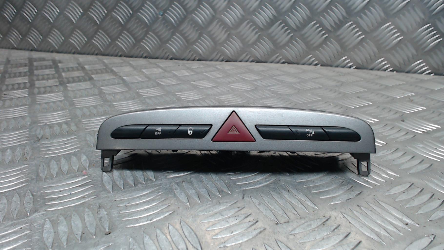 Interruttore luci emergenza PEUGEOT 308 1 PHASE 1 Diésel - 1