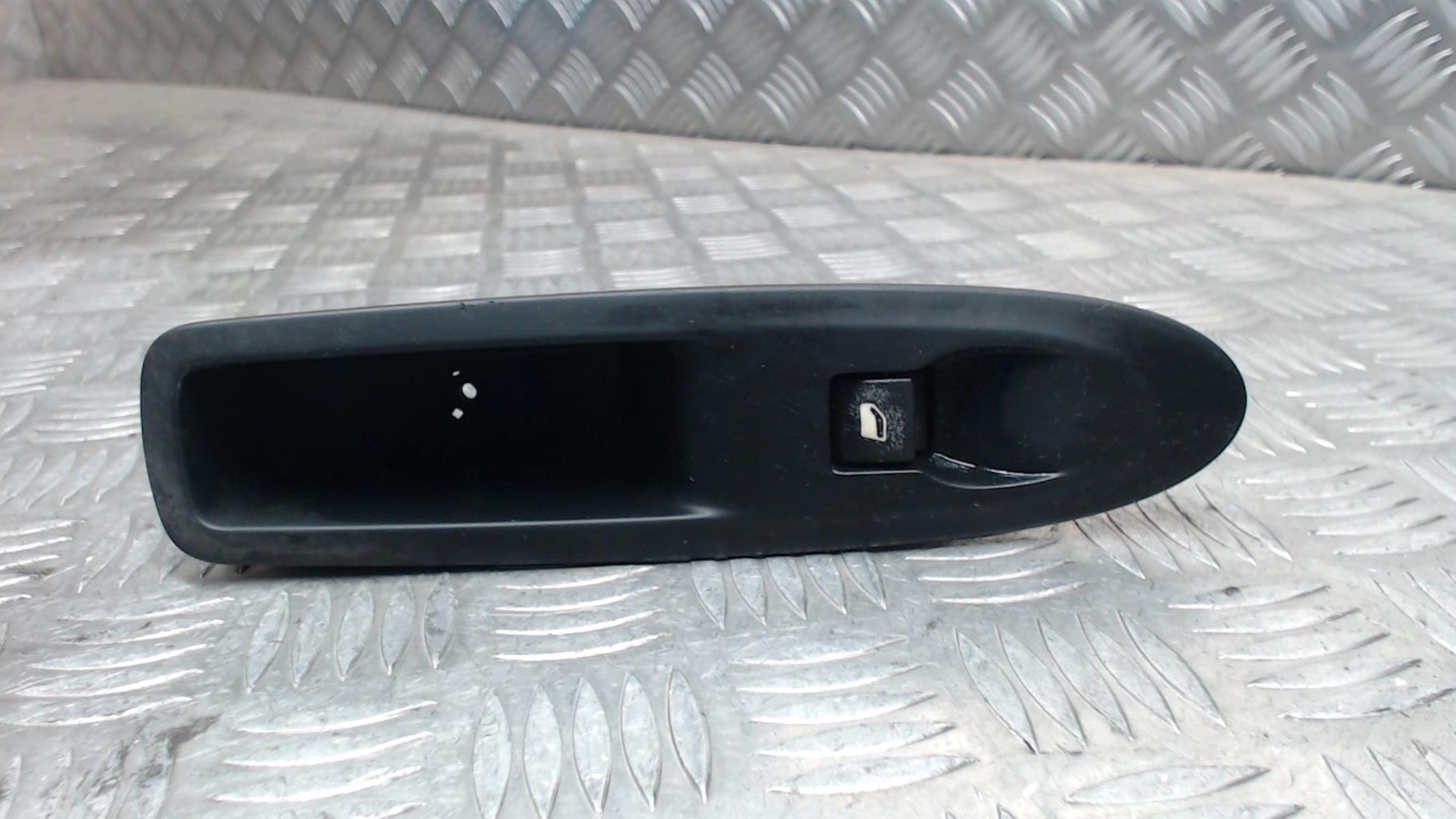 Interruttore lavacristalli posteriore destro CITROEN C4 2 PHASE 1 Diésel - 1