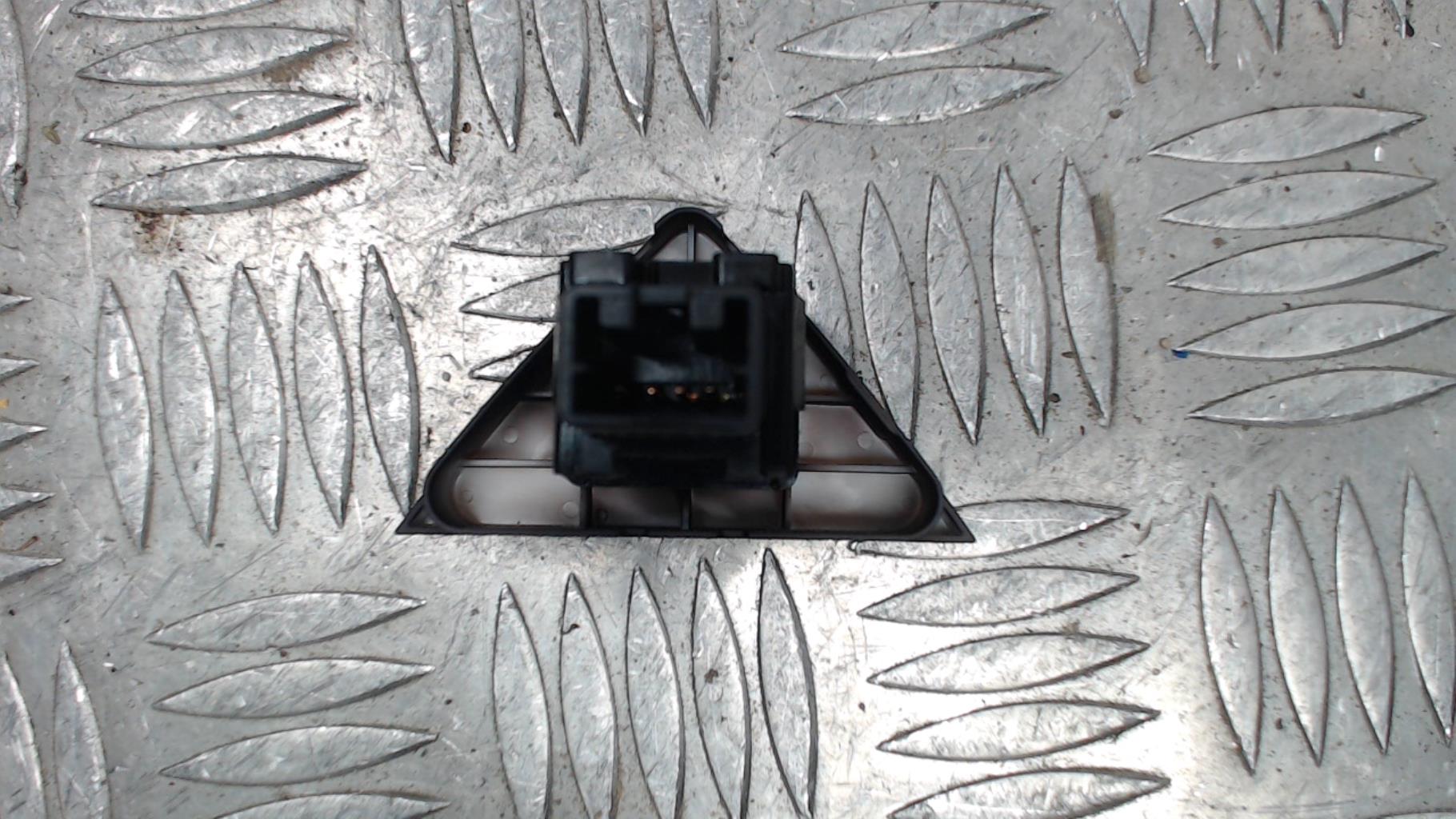 Bouton de warning RENAULT KOLEOS 1 PHASE 3 Diesel - 1