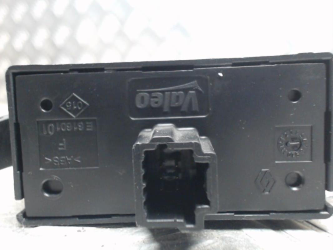 Bouton de warning RENAULT CLIO 3 PHASE 2 Diesel - 1