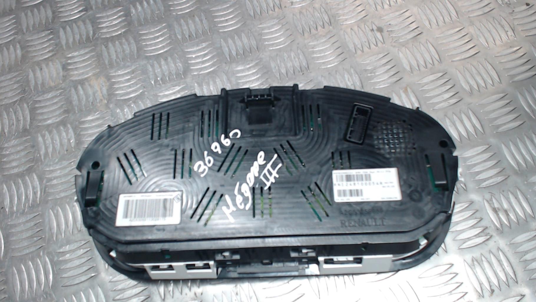 Compteur RENAULT MEGANE 3 PHASE 1 COUPE Diesel - 1