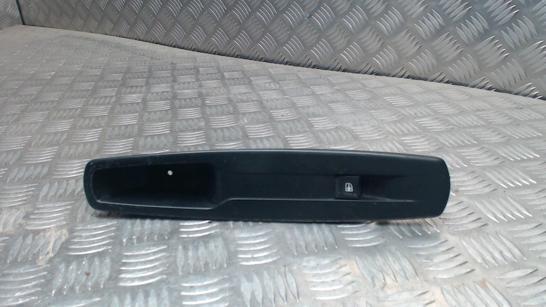 Interruttore lavacristalli anteriore destro RENAULT SCENIC 3 PHASE 1 Diésel - 1