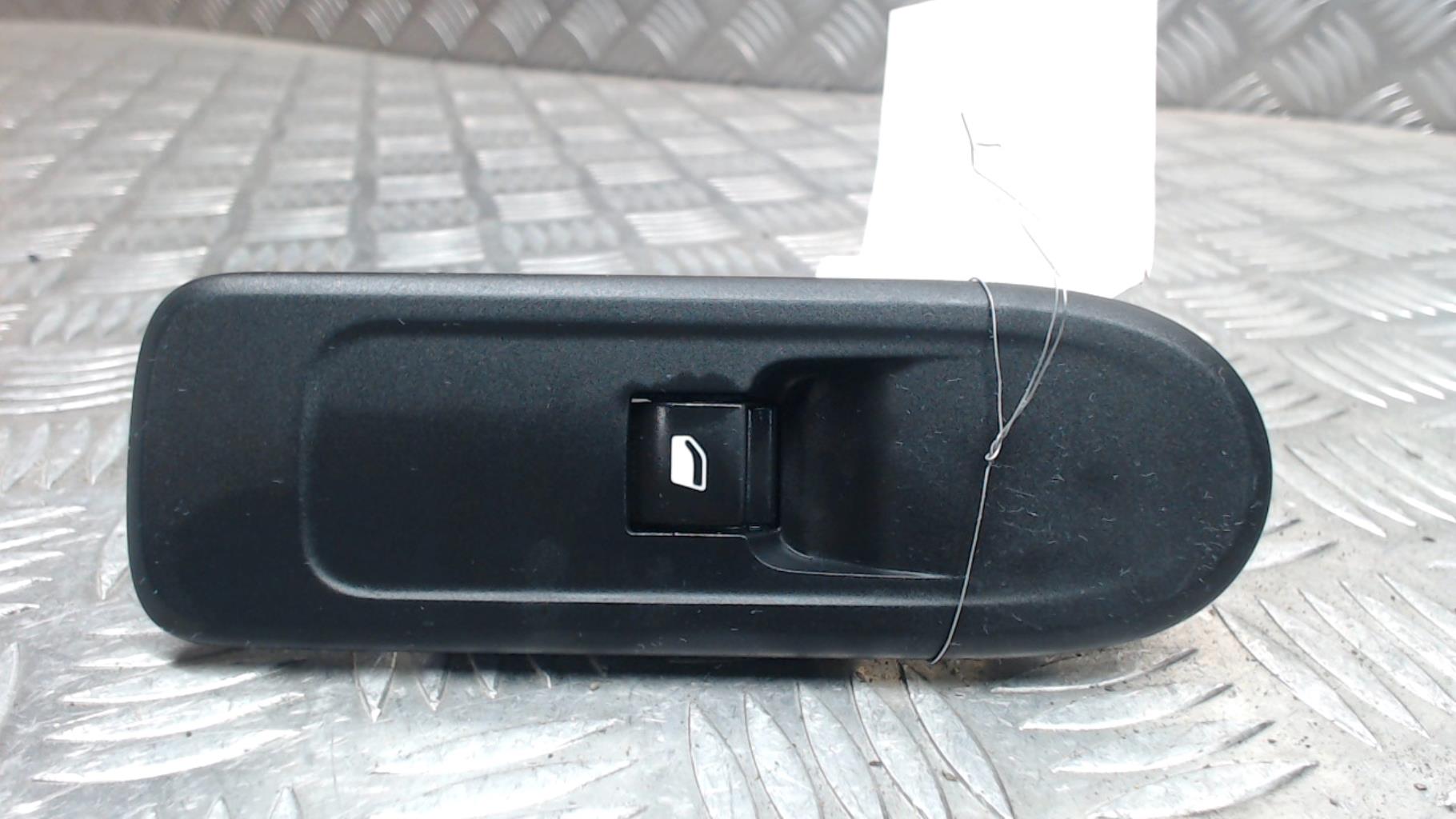Interruttore lavacristalli anteriore destro CITROEN C3 2 PHASE 2 Diésel - 1
