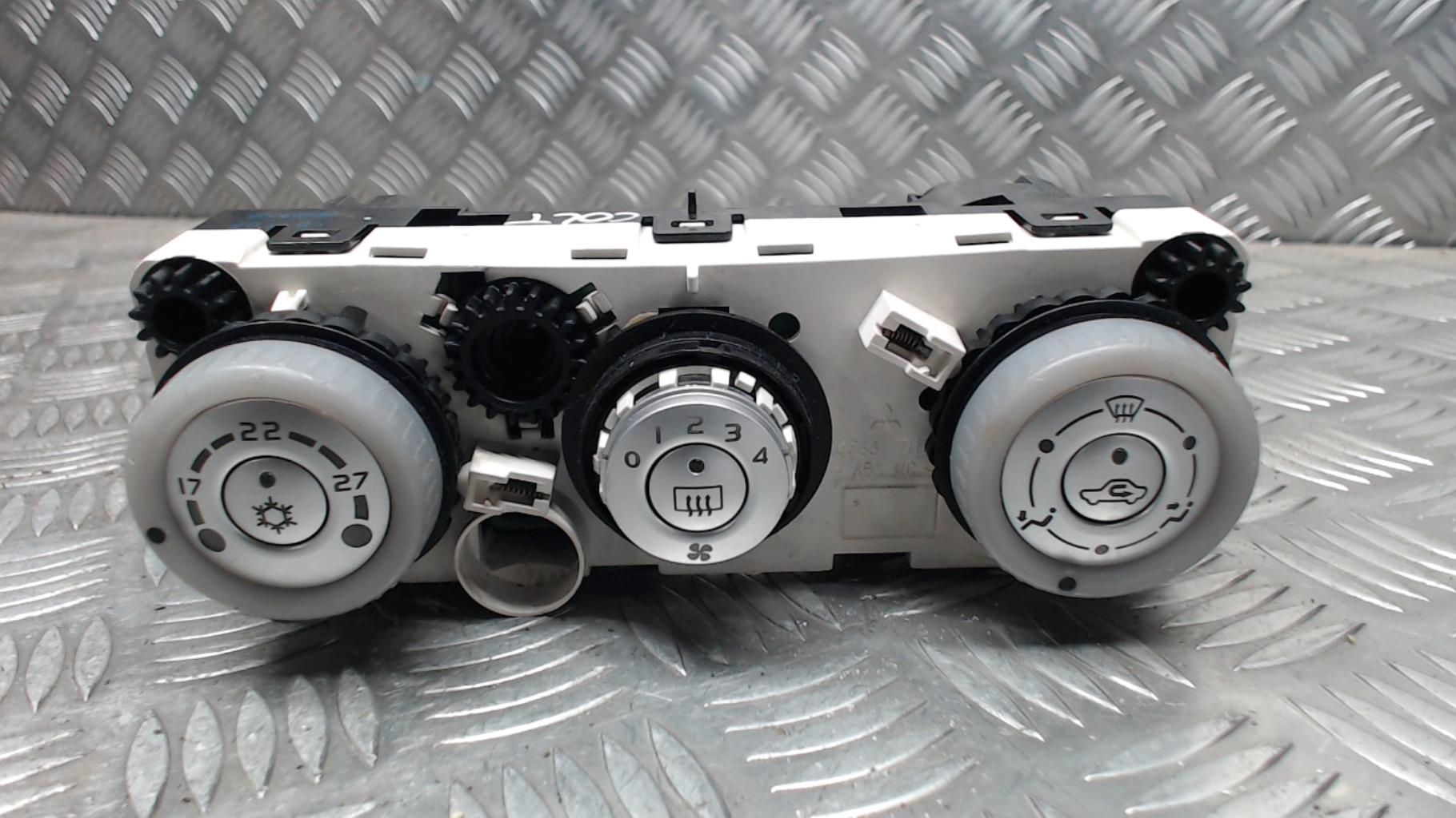 Commande chauffage MITSUBISHI COLT 6 PHASE 1 Diesel - 1