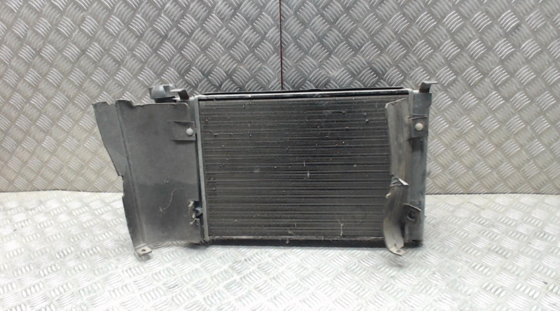 Radiateur eau VOLKSWAGEN JETTA 1 Essence - 1