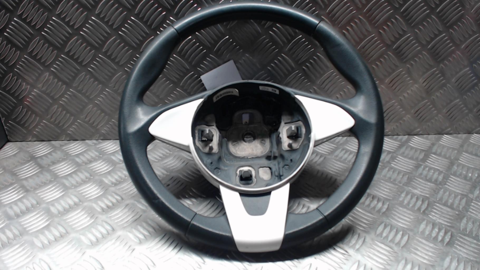 Volant FORD KA 2 PHASE 2 Essence - 1