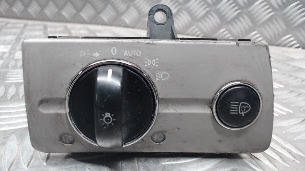 Commande de phare MERCEDES CLASSE E 211 PHASE 1 Diesel - 1