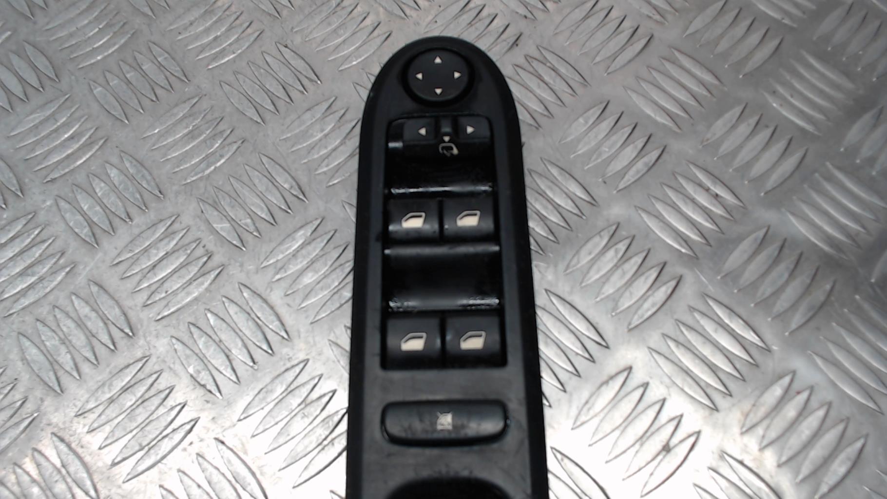 Interruttore lavacristalli anteriore sinistro PEUGEOT 407 PHASE 1 Diésel - 1