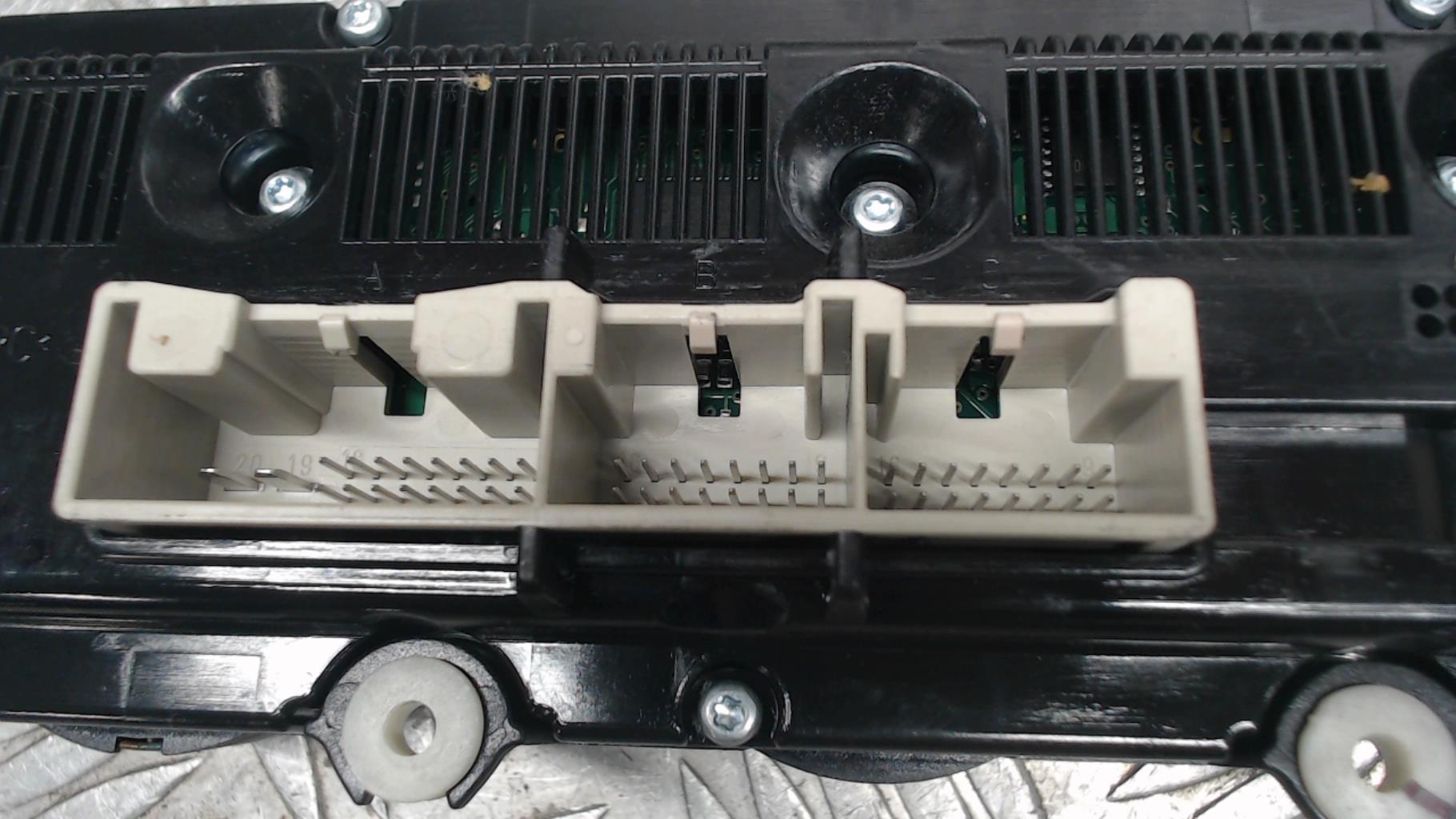 Commande chauffage VOLKSWAGEN PASSAT 5 BREAK Diesel - 1