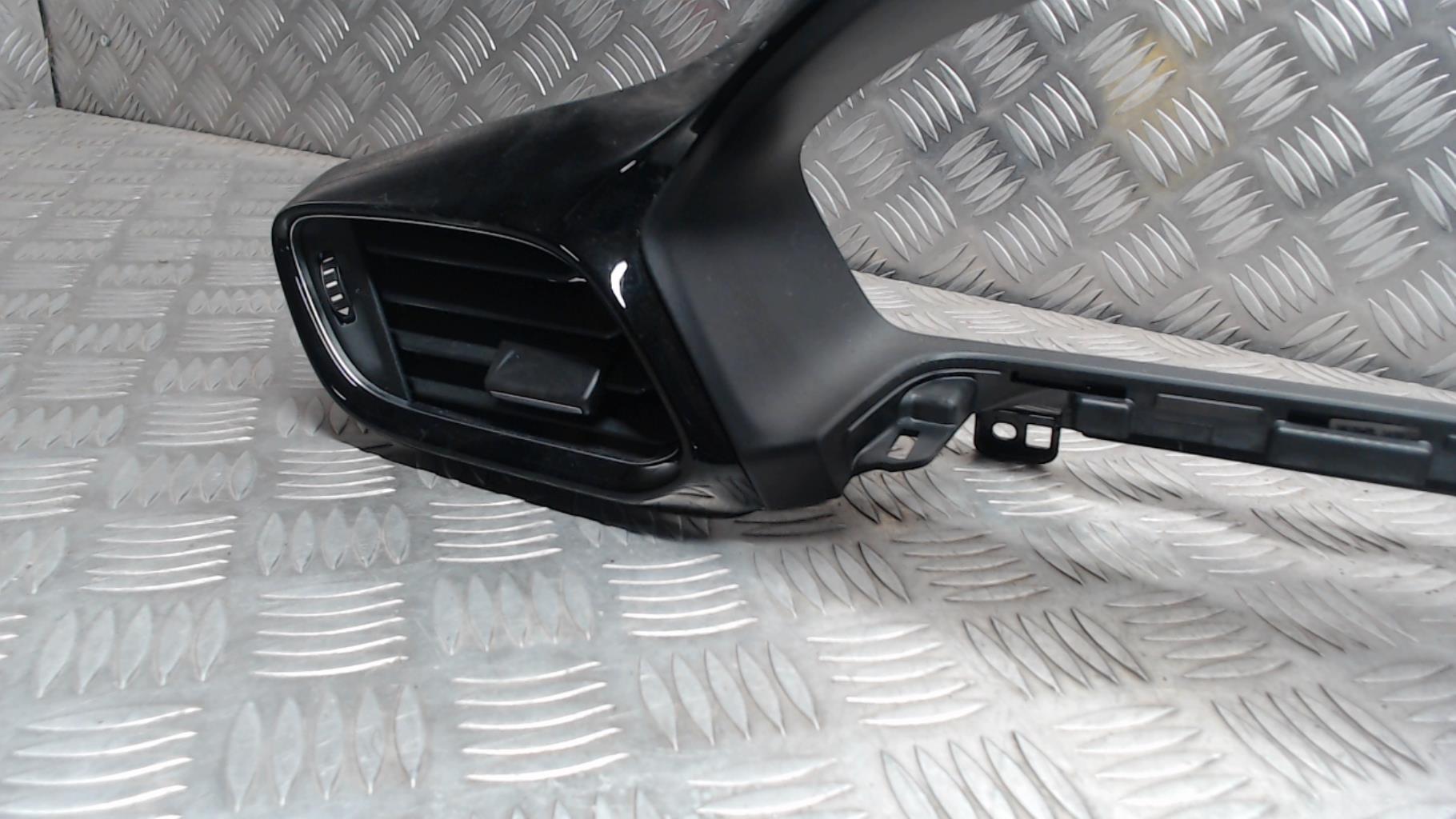 Console central (interieur plastique) FORD FIESTA 7 PHASE 1 Essence - 1