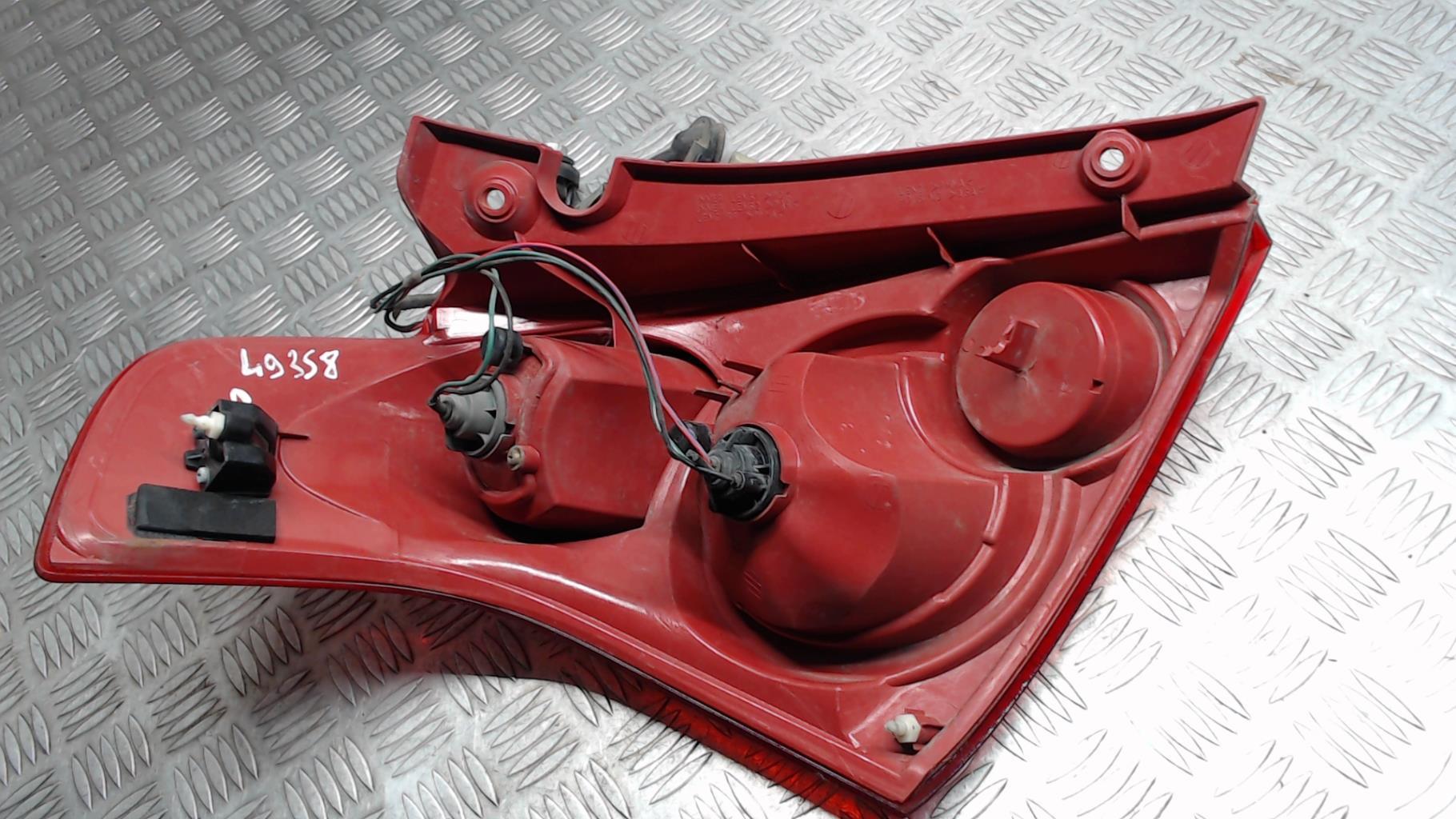 Fanale posteriore principale destro (luci) SUZUKI SWIFT 3 Gasolina - 1