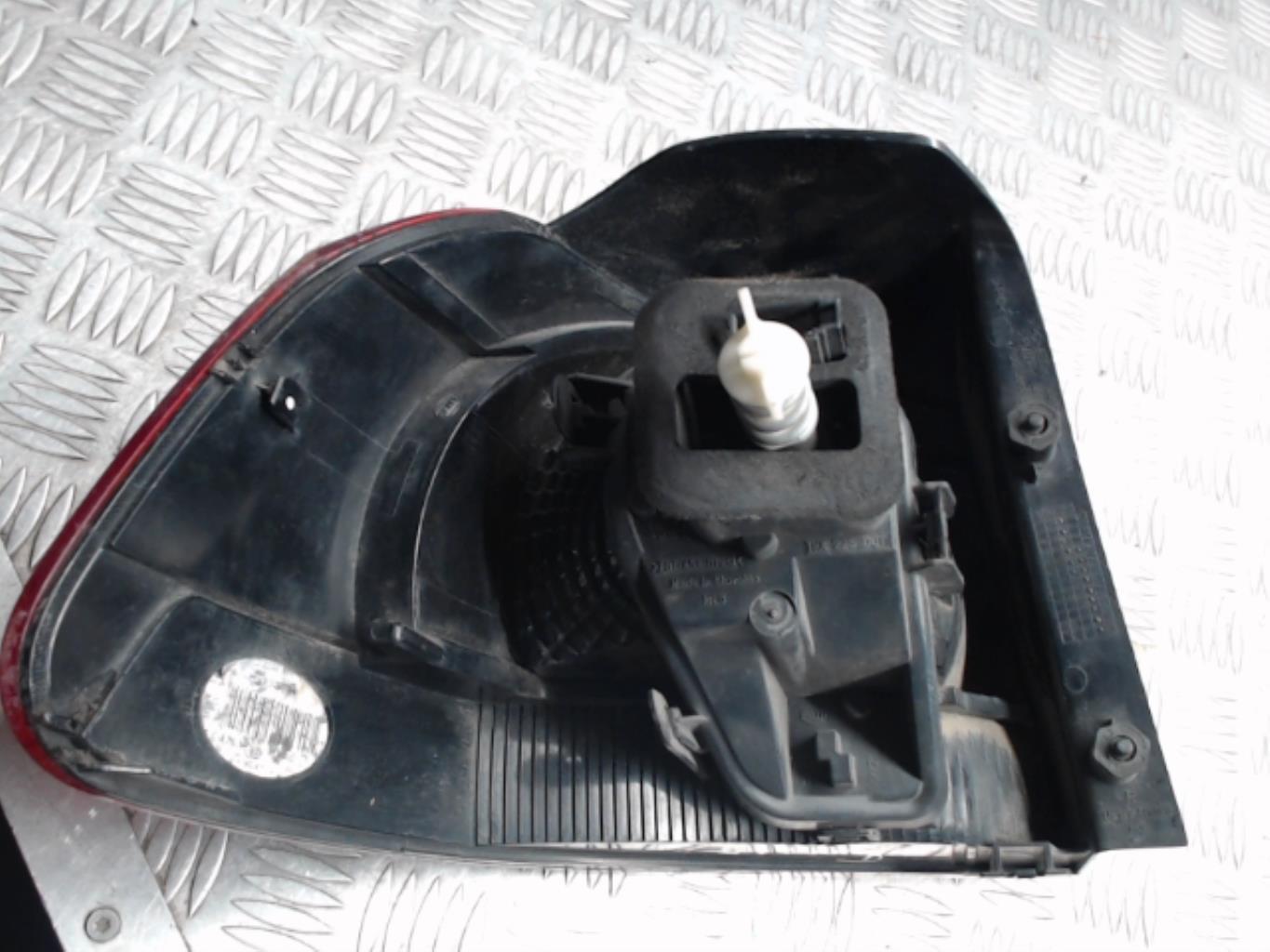 Fanale posteriore principale destro (luci) VOLKSWAGEN GOLF 6 Gasolina - 1