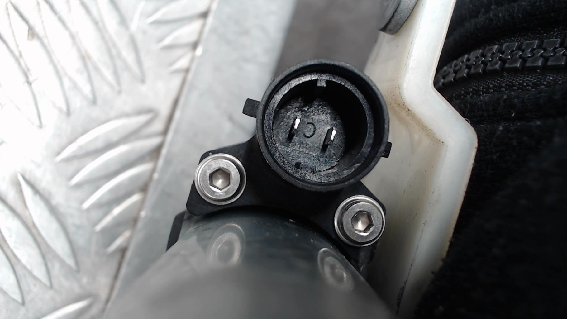 Leve vitre electrique avant droit RENAULT MASTER 3 PHASE 2 Diesel - 1