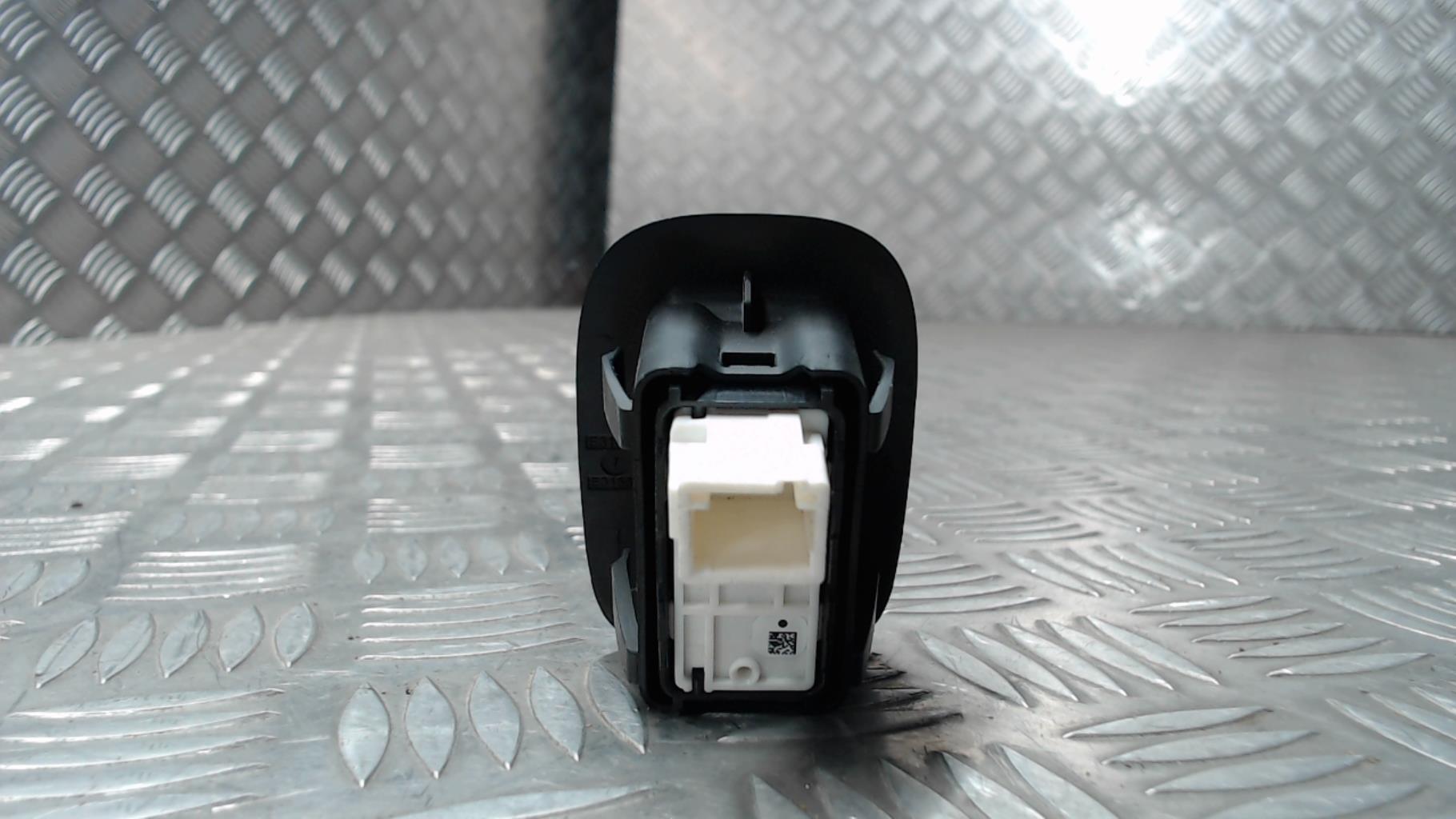 Interruttore lavacristalli posteriore sinistro PEUGEOT 208 1 PHASE 2 Gasolina - 1