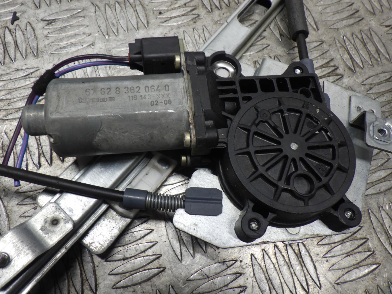 Leve vitre electrique avant droit BMW SERIE 3 E46 PHASE 2 Essence - 1