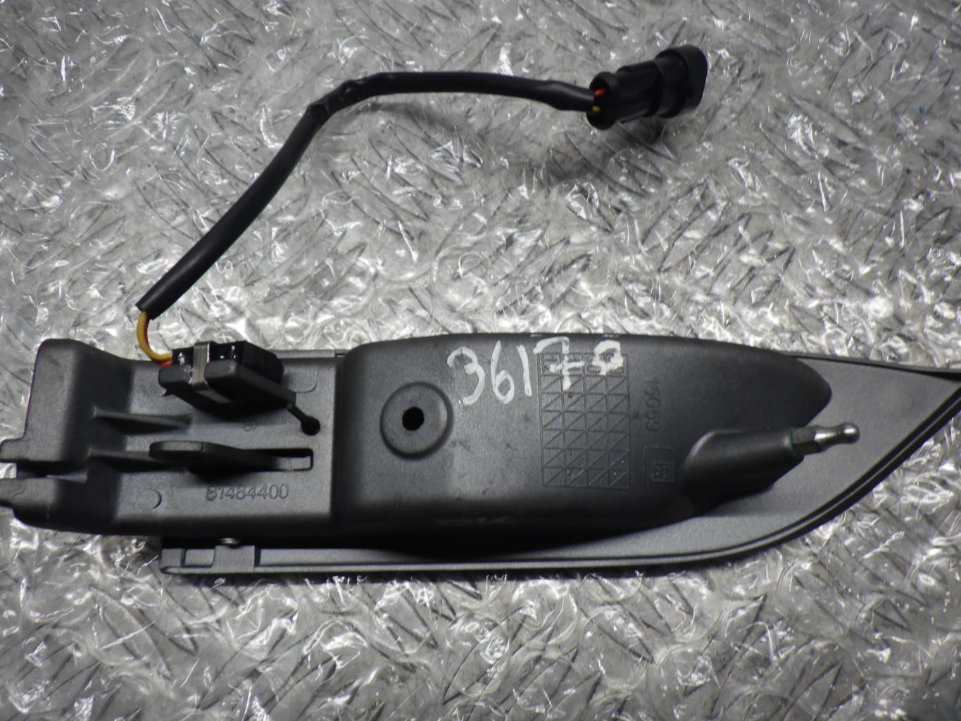 Poignee interieur avant gauche FERRARI 458 ITALIA  - 1