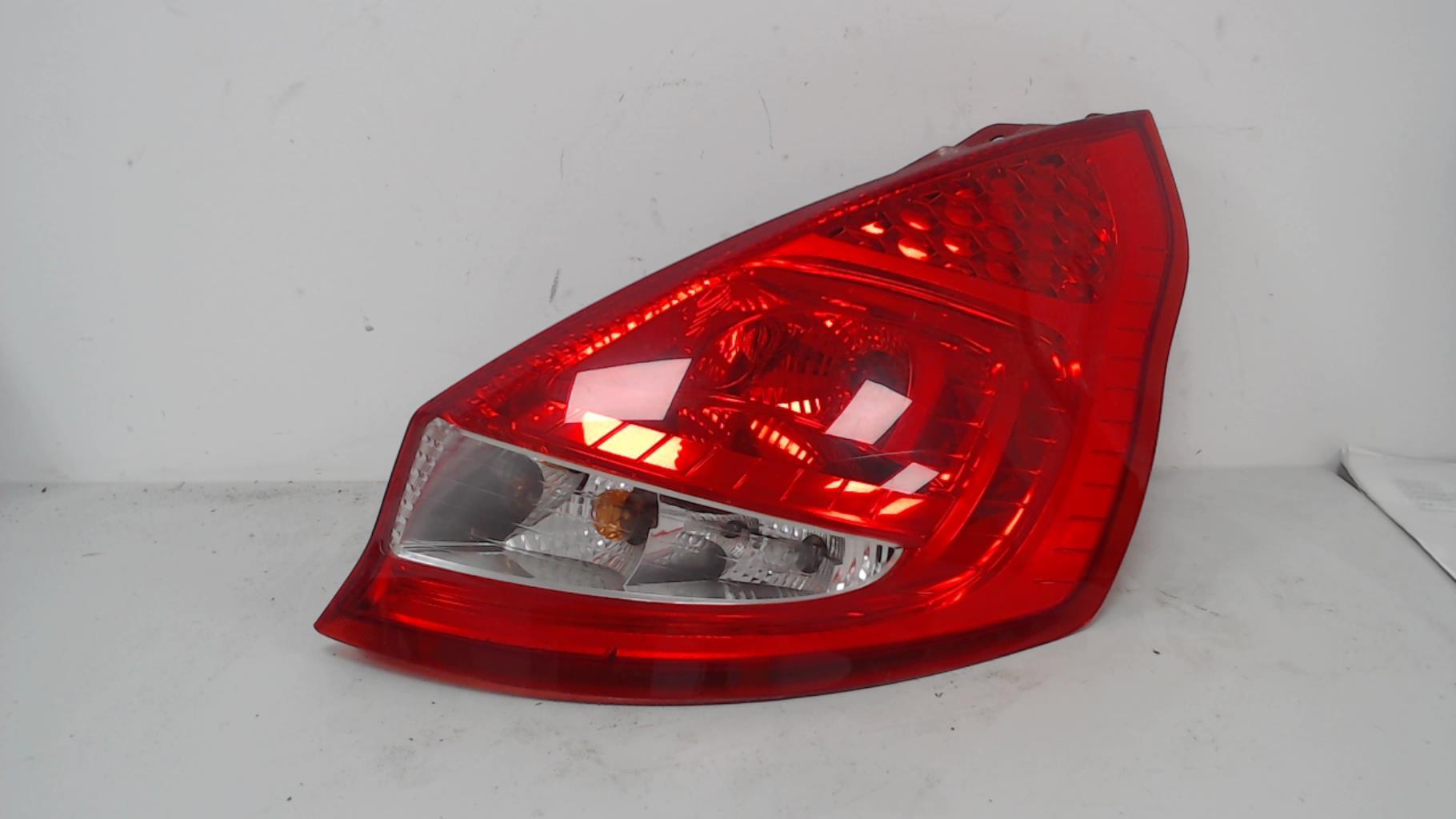Fanale posteriore principale destro (luci) FORD FIESTA 6 PHASE 1  - 1