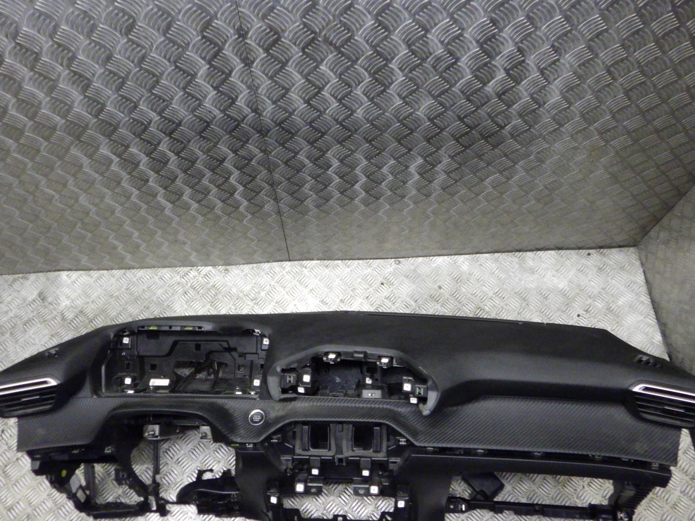 Tableau de bord PEUGEOT 208 2 Diesel - 1